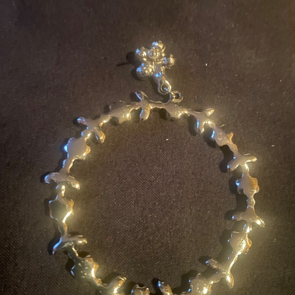 Silver flower hoop earrings - Picture 7 of 8